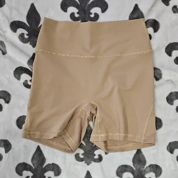 EUC Fleo High Waisted Shorts Small Tan Crossfit Weightlifting - Picture 1 of 5